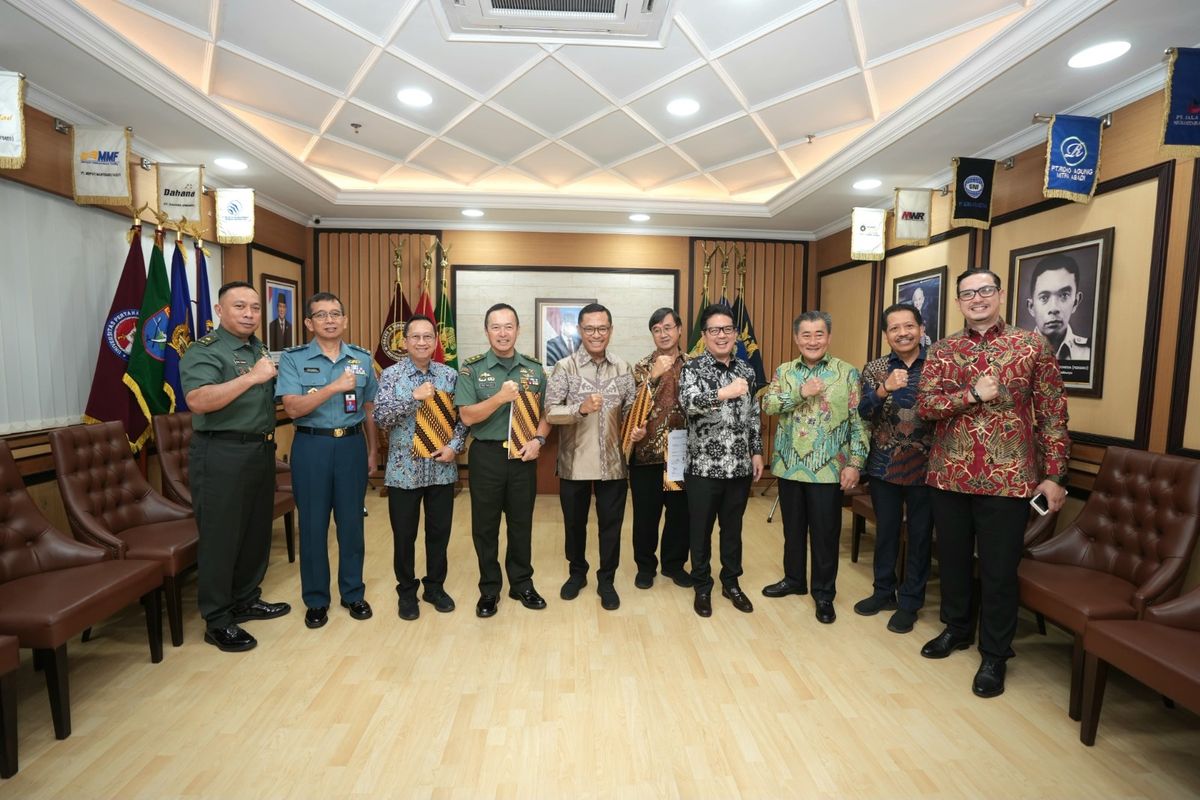Managing Director Sinar Mas, Ferry Salman menghadiri kantor Kementerian Pertahanan (Kemenhan) melalui Direktorat Jenderal (Dirjen) Potensi Pertahanan untuk menunjukkan dukungan dalam program Komponen Cadangan.