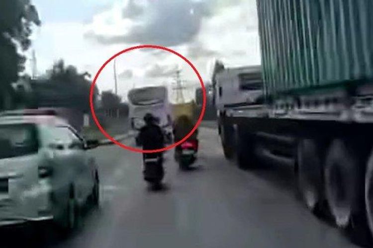 Pencuri Bus yang Tabrak Sejumlah Kendaraan di Bekasi Tukang Cuci Mobil