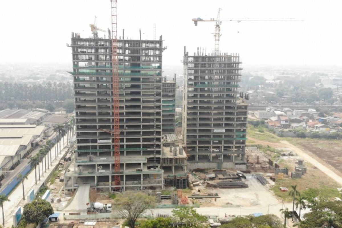 Berlokasi di Daan Mogot, Jakarta Barat, proyek superblok ini dikembangkan oleh China Communication Construction Group (CCCG)