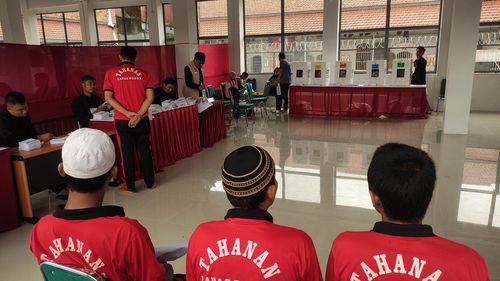 Pastikan Hak Warga Binaan, Bawaslu Tinjau Pemungutan Suara di Lapas Paledang Bogor