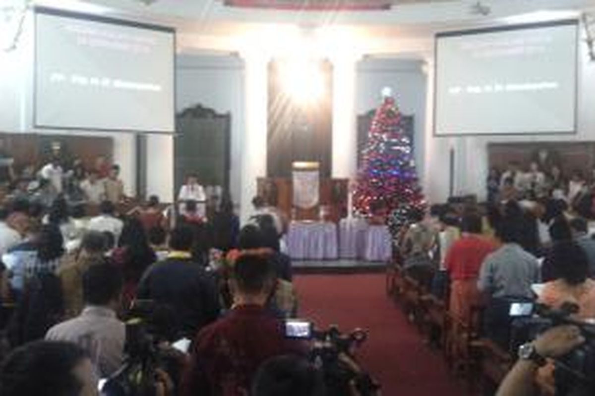 Suasana ibadah Malam Natal di GPIB Immanuel, Jakarta, Rabu (24/12/2014).