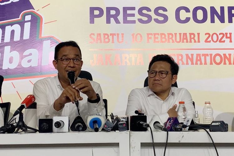 Capres dan cawapres nomor urut 1 Anies Baswedan dan Muhaimin Iskandar dalam konferensi pers setelah melaksanakan kampanye akbar terakhir di Jakarta International Stadium (JIS), Jakarta Utara, Sabtu (10/2/2024). 