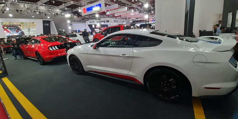 Animo masyarakat terhadap muscle car di Telkomsel IIMS 2019 hanya sebatas objek foto.