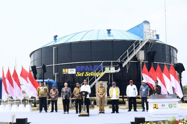 Presiden Joko Widodo (Jokowi) telah meresmikan Sistem Pengelolaan Air Limbah Domestik Terpusat (SPALD-T) Sei Selayur di Kota Palembang, Provinsi Sumatera Selatan, Kamis (26/10/2023).