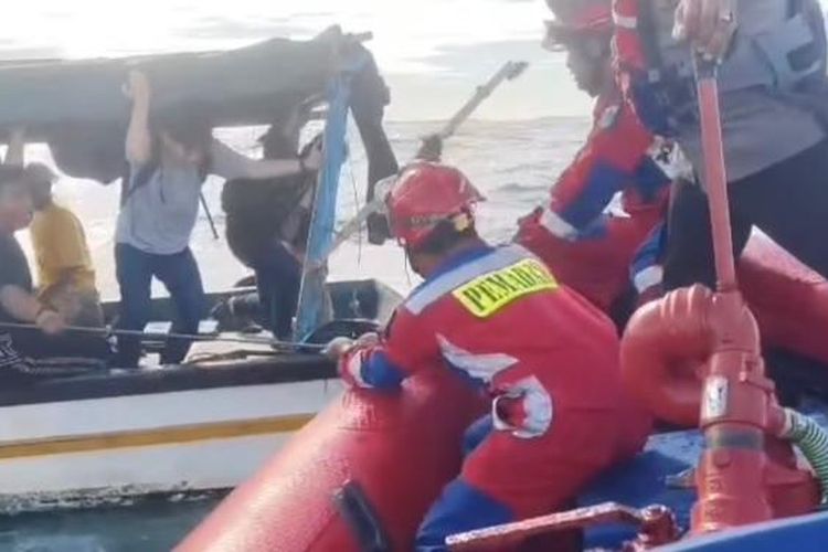Kapal Rusak di Jalur Kargo, 8 Penumpang Dievakuasi di Kepulauan Seribu