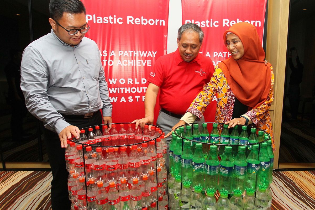 acara coca-cola plastic reborn