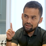 Teuku Wisnu Berbagi Tips Biar Sandal Tak Tertukar Saat Tarawih di Masjid, Seperti Apa?