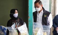 Mensos Tegaskan Tak Semua Masyarakat Berpendapatan Rendah Terima Bantuan Usaha