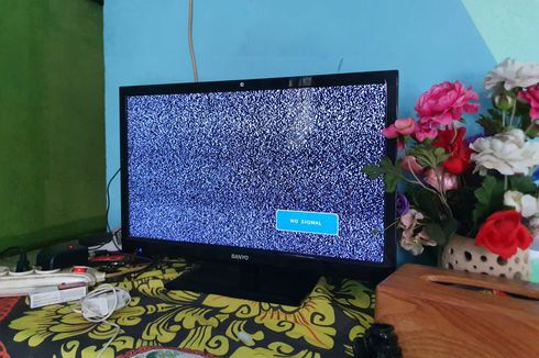 Siaran TV Analog Dimatikan, Warga Ini Pilih Jual Televisinya ke Tukang Rongsok