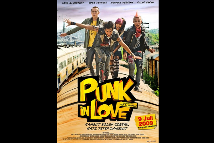 Yogi Finanda, Vino G. Bastian, Andhika Pratama, dan Aulia Sarah dalam film Punk in Love (2009).