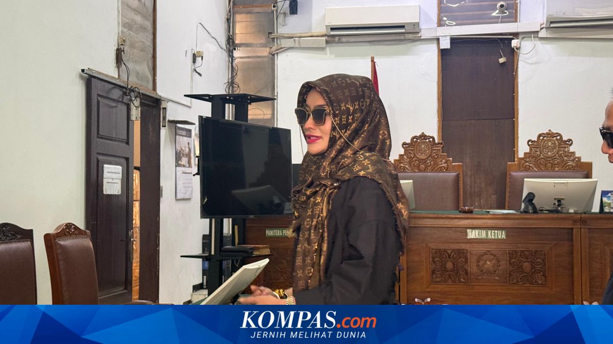 Sidang Praperadilan Richard Lee Digelar, Dokter Detektif Datang Sejak Pagi ~WR

Klik untuk baca: