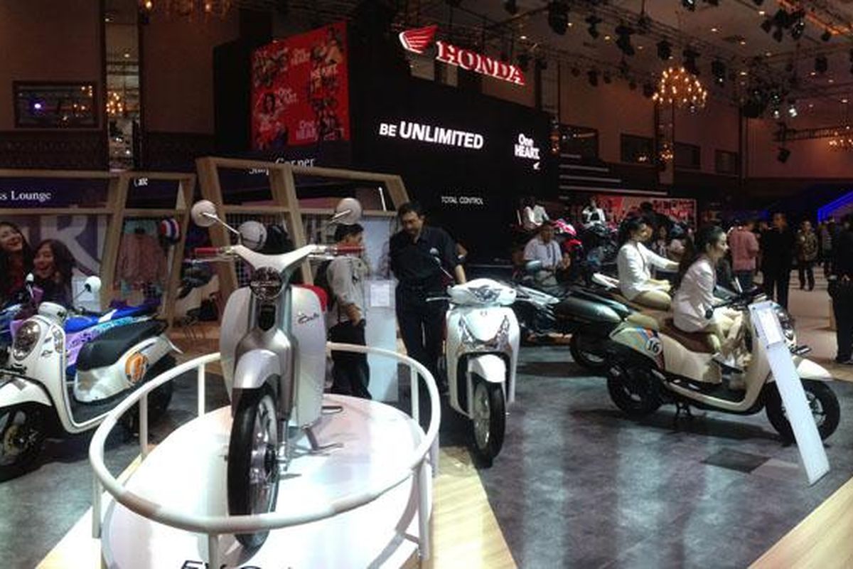 Booth Honda di IMOS 2016.