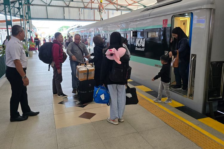 Pelanggan Subsidi Kereta Api Diprediksi Tembus 421 Juta Orang