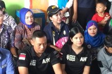Kunjungi Rusunawa Koja, Agus Yudhoyono-Annisa Pohan Dikerubuti Ibu-ibu