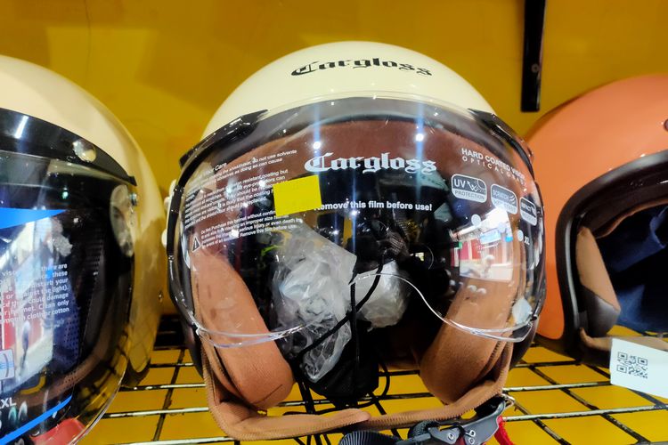 Helm untuk wanita berhijab