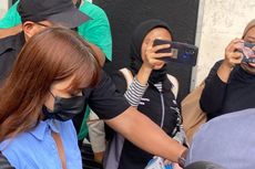 Rebecca Klopper Hadiri Sidang Kasus Penyebaran Konten Pornografi di PN Selatan