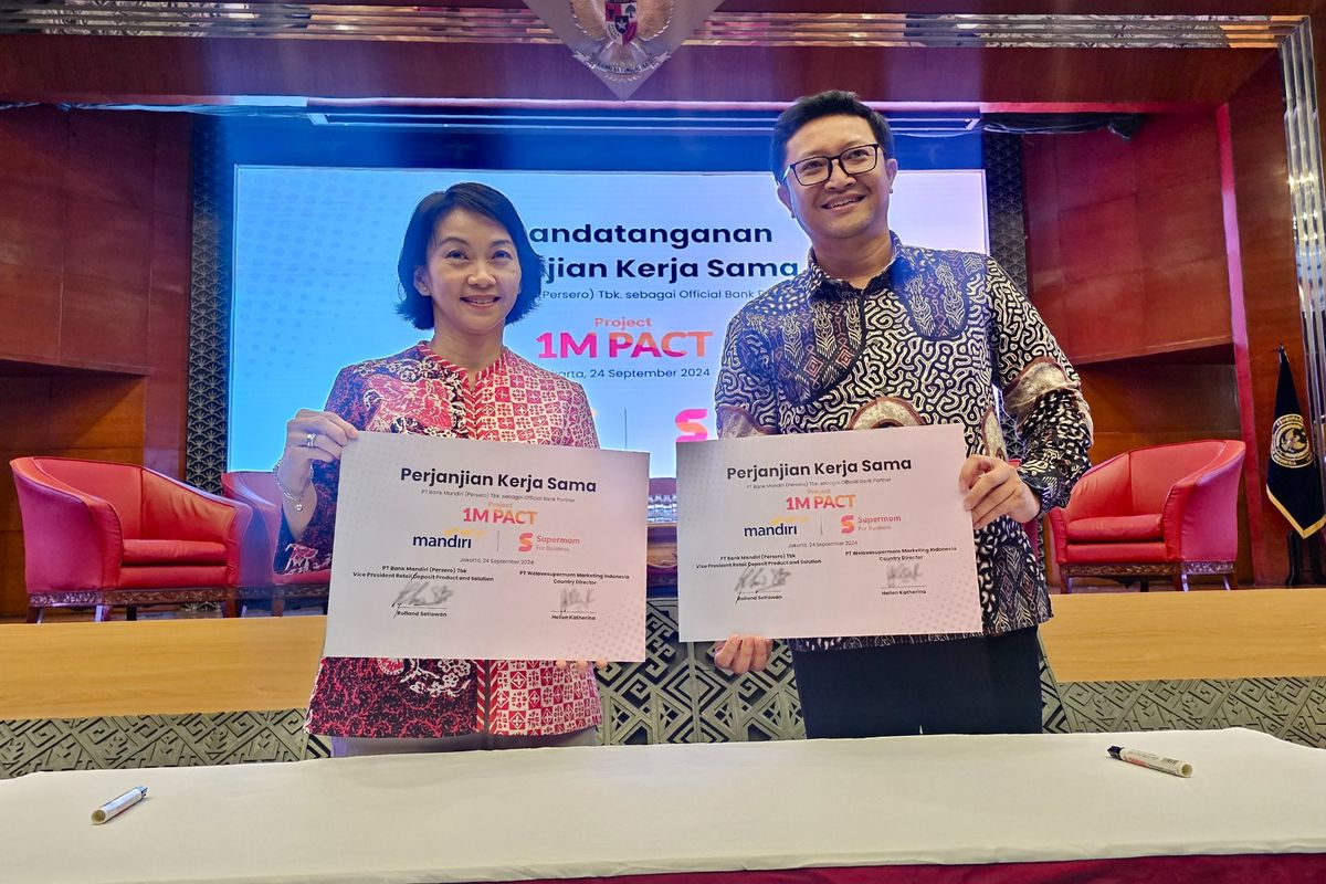 Bank Mandiri bakal mengintegrasikan produk digital perseroan, yakni aplikasi Livin? by Mandiri, pada program pelatihan dan pemberdayaan kaum ibu yang menjadi peserta Project 1MPACT. 
