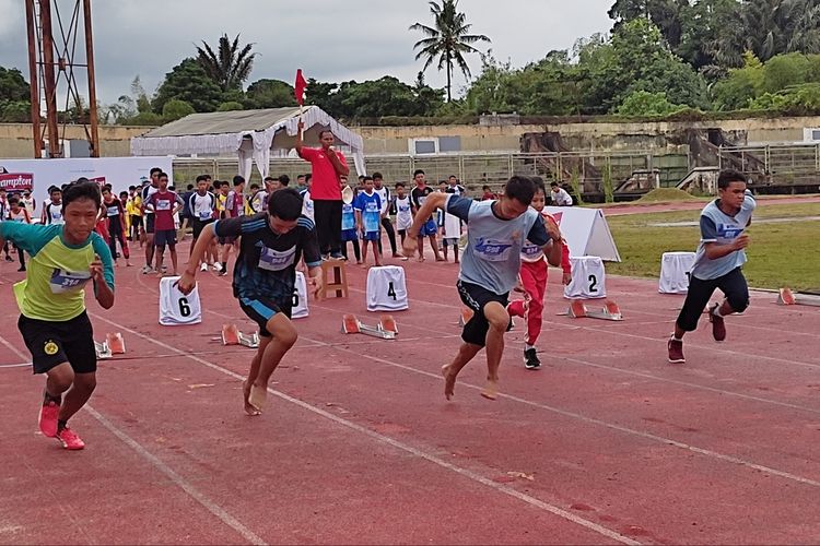 Pembukaan Student Athletics Championships (SAC) di Gelanggang Gedung Olahraga (GOR) Mataram, Jum'at (30/9/2022)