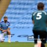 Pemandangan Kontras Man City Vs Burnley, di Bawah Berlutut, di Atas Melawan