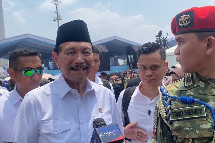 Ketua Dewan Ekonomi Nasional Luhut Binsar Panjaitan saat ditemui usai HUT ke-80 TNI di kawasan Monas, Jakarta Pusat, Minggu (5/10/2025). Luhut adalah pencetus wacana Family Office di Indonesia.