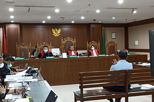 Hakim Tegur Eks Periwra Tinggi yang Sebut Tak Mau Marwah TNI Dirusak di Sidang Korupsi Helikopter