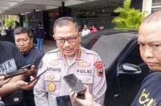 Puluhan Tahun Jalan di Cikaret Pandeglang Rusak, Warga Tanam Pohon Pisang
