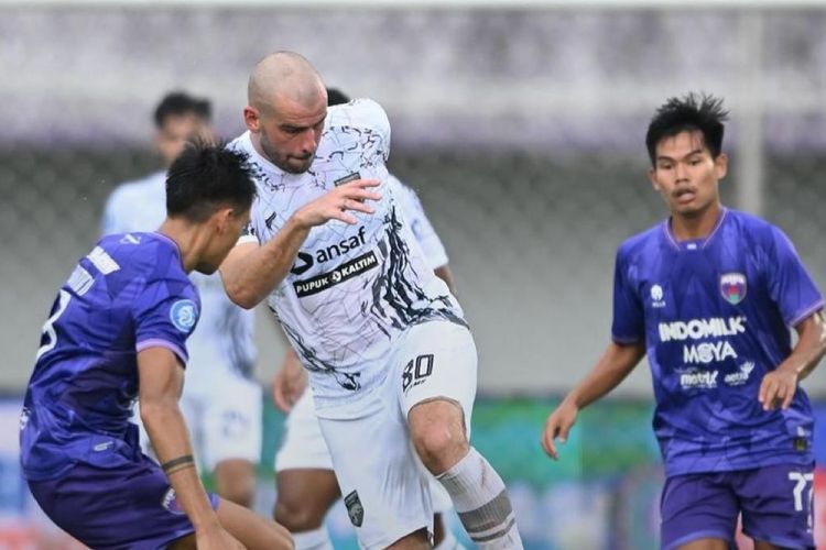 Suasana laga Persita vs Borneo FC dalam lanjutan Liga 1 2023-2024 di Stadion Indomilk pada Sabtu (2/3/2024). 