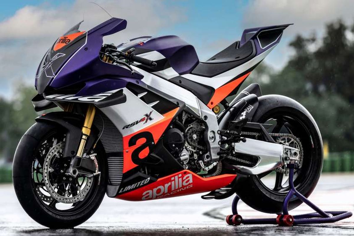 Ilustrasi Aprilia RSV4 Xtrenta 