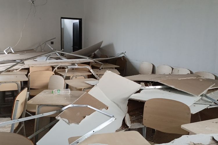 Hujan Angin di Kabupaten Bandung, Puluhan Rumah Rusak hingga Plafon SMKN 1 Soreang Ambruk