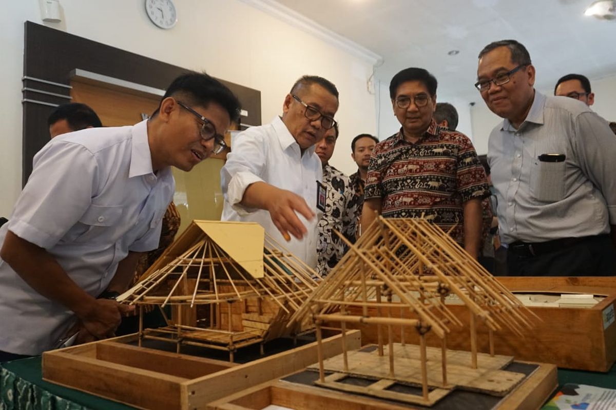 Dirjen Penyediaan Perumahan Kementerian PUPR Khalawi Abdul Hamid saat melakukan pertemuan dengan jajaran Rektorat UGM di Kampus UGM, Yogyakarta, Jumat, (6/3/2020).