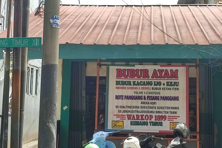 Warung kopi (warkop) yang berada di Jalan Kemang Timur, Bangka, Mampang Prapatan, Jakarta Selatan, kerap kali menjadi sasaran begal yang terjadi pada malam hingga dini hari. 