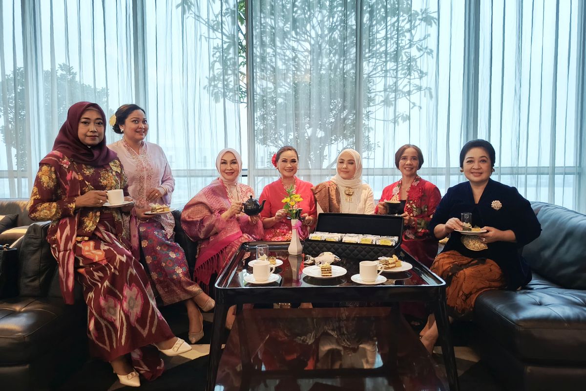 Dwi Santy, seorang humanitarian asal Surabaya saat memperingati Hari Kartini 2025.