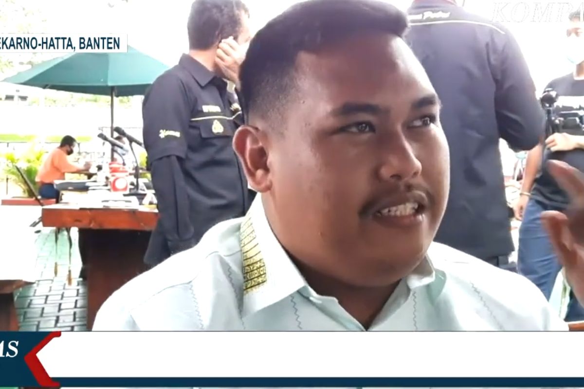 Selebgram berinisial K yang dikenal dengan nama Ajudan Pribadi diamankan oleh Satreskrim Polres Metro Jakarta Barat terkait kasus dugaan penipuan dan penggelapan 