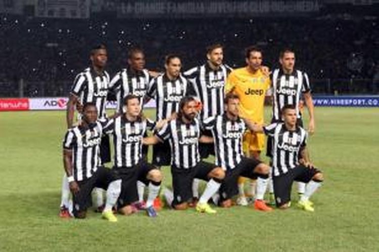 Tim asal Italia Juventus melakukan sesi foto jelang pertandingan melawan ISL Stars di Stadion Utama Gelora Bung Karno, Jakarta, Rabu (6/8/2014). Juventus bekuk ISL Stars  8-1.