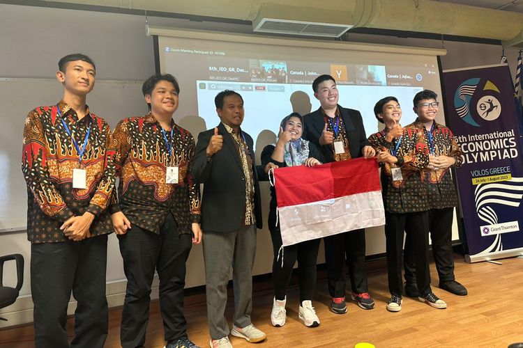 Lima Siswa Indonesia Raih Emas di Olimpiade Ekonomi Internasional IEO 2023