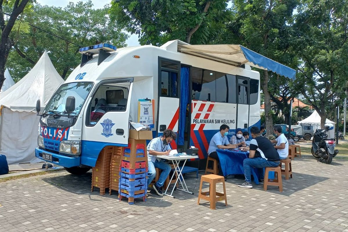 Layanan SIM Keliling di Otobursa Tumplek Blek 2022