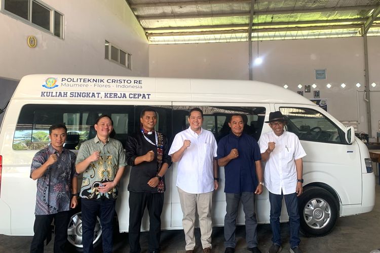 Foton E-View Masuk Kampus, Jadi Sarana Belajar Teknologi di NTT