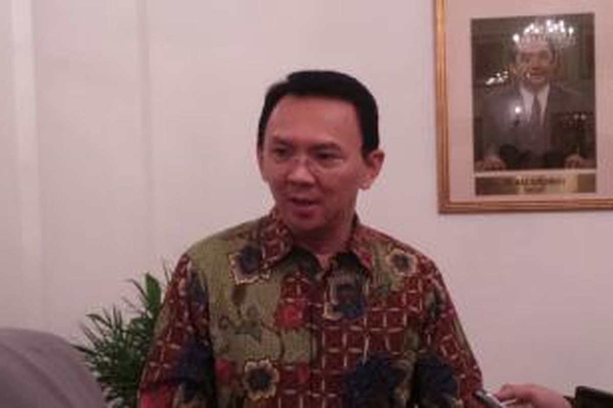 Gubernur DKI Jakarta Basuki Tjahaja Purnama saat wawancara wartawan, di Balai Kota, Rabu (6/1/2016).