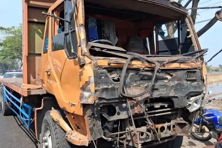 12 Orang Tewas Termasuk Sopir Pikap, Dua Sopir Truk Diperiksa Usai Kecelakaan Maut Pantura Indramayu