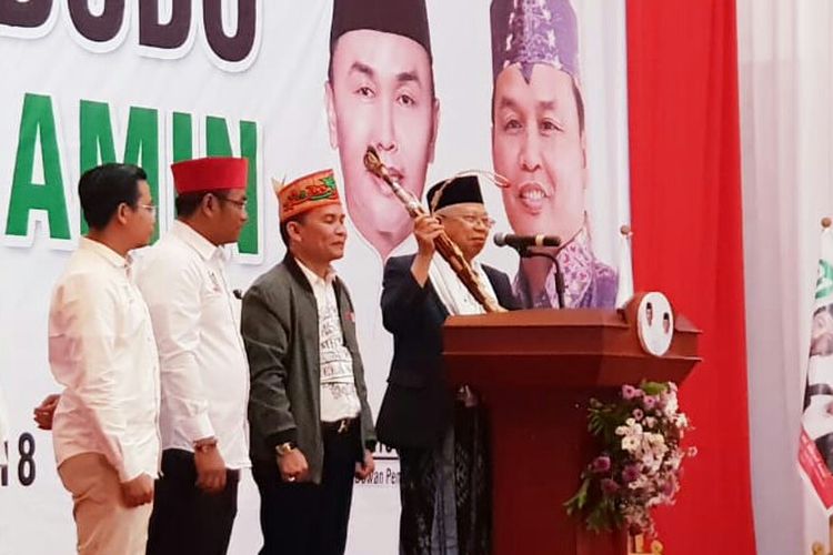 Cawapres nomor urut 01 Maruf Amin menghadiri pengukihan Tim Kampanye Daerah di Palangkaraya