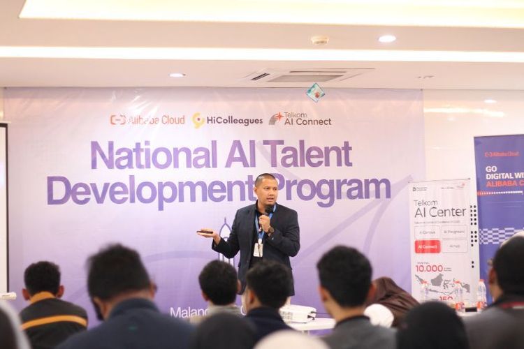 Lebih dari 500 talenta digital berkolaborasi dalam AI Talent Development Roadshow di 5 kota di Indonesia. 