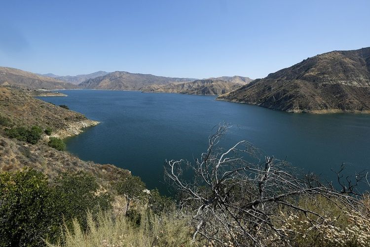 Danau Piru, Ventura, California, Amerika Serikat. 