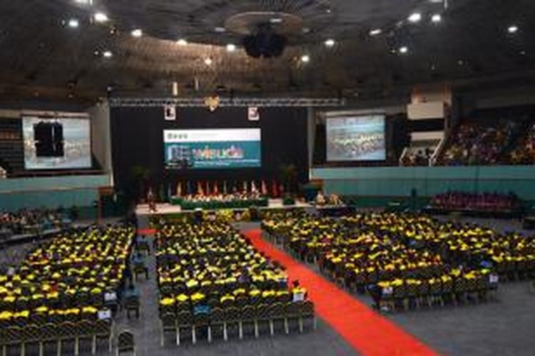 Universitas Nasional (Unas) tahun ini mewisuda 629 mahasiswa di Jakarta Convention Center (JCC), Minggu (22/9/2014) kemarin. Para wisudawan itu terdiri dari 26 magister, 540 sarjana (S-1), dan 63 ahli madya.  