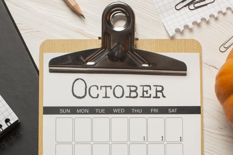 Ilustrasi Oktober. Mengapa Oktober jadi bulan ke-10?