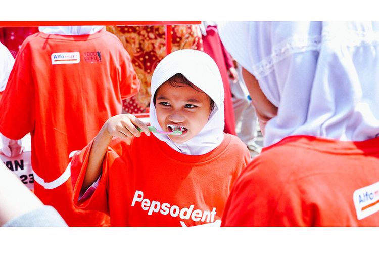 Pepsodent dan Alfamart meluncurkan ''Program Pepsodent Sekolah Sehat Bersama Alfamart'' yang berlangsung di SDN Cijantra I dan III, Kabupaten Tangerang, Banten, Selasa (7/11/2023). 