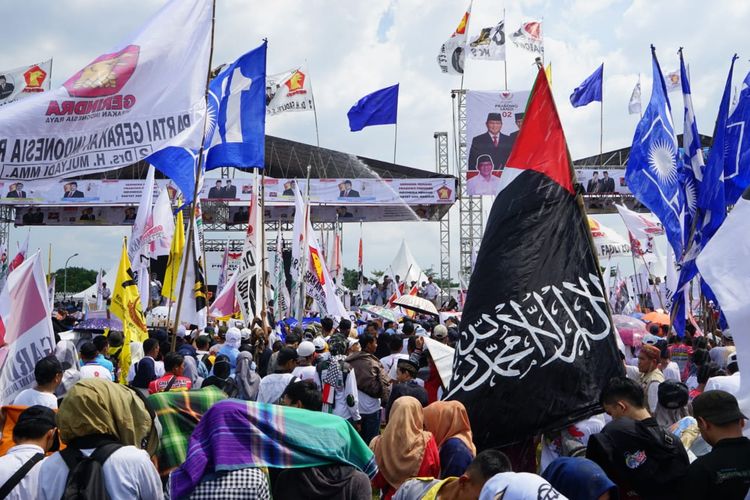 Suasana kampanye terbuka Calon presiden nomor 02 Prabowo Subianto di Cibinong, Jawa Barat, Jumat (29/3/2019).