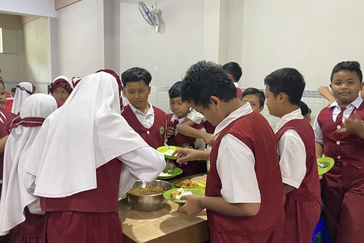 Dana Belum Cair, 720 Siswa SD di Malang Tak Terima MBG