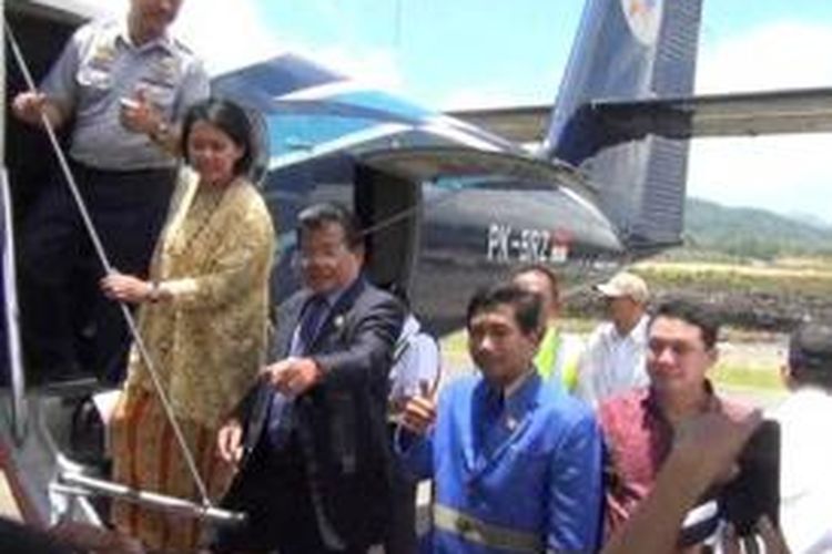 Bandara Sumarorong yang resmi diberi nama Sultan Hasanuddin Mini diresmikan Wamenhub Bambang Susanto bertepatan dnegan HUT ke-12 Mamasa. Kegiatan tersebut diwarnai bentrokan antara polisi dan mahasiswa. 