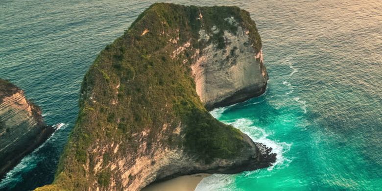 Kelingking Beach in Nusa Penida, Bali