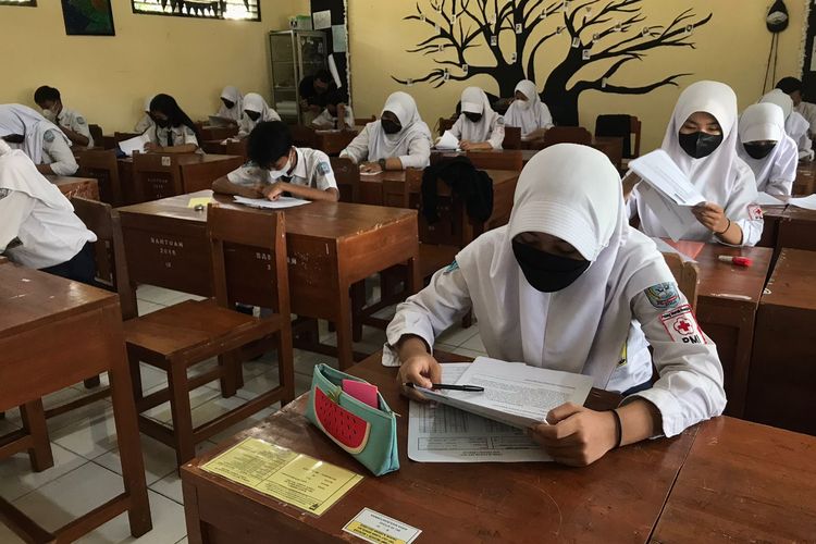 Siswa SMPN 1 Bergas mengikuti try out menjelang Ujian Sekolah